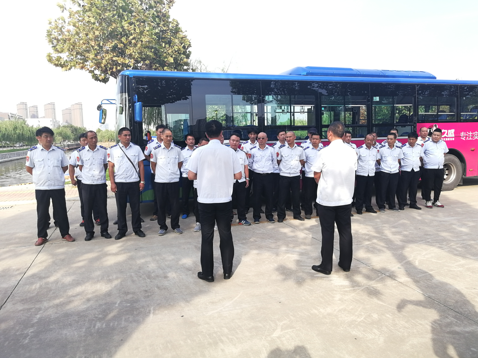 公交集團(tuán)海通公交公司全力保障淮工開學(xué)運輸保障工作